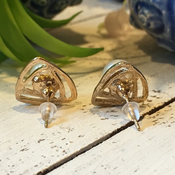 Triangle Faux Pearl Earrings - Picture 5 of 7